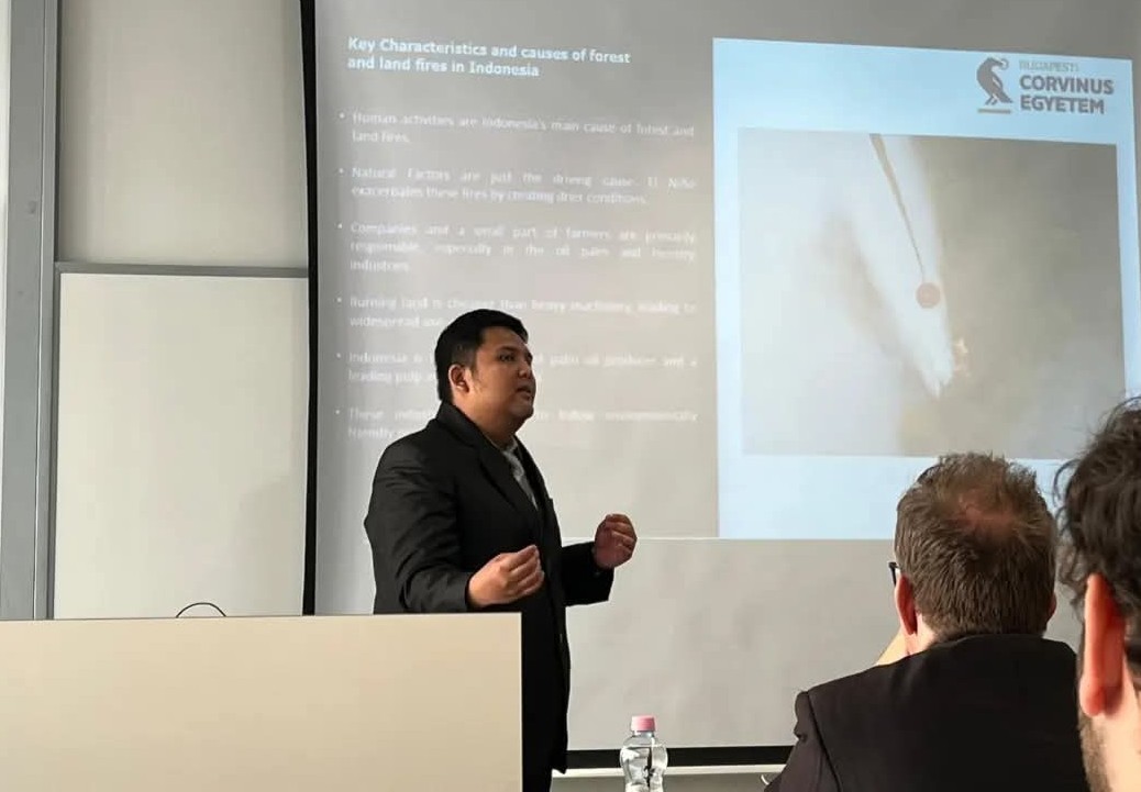Agung Wicaksono, baru saja menyelesaikan studi doktoralnya di Doctoral School of International Relations and Political Science, Corvinus University of Budapest (foto/yuni)
