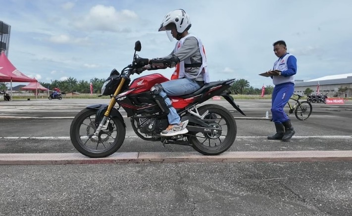 Komunitas Honda Pekanbaru Unjuk Gigi di Ajang Safety Riding Regional Competition 2025