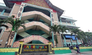 Pengelola Pasar Bawah Pekanbaru masih menuai polemik (foto/int)