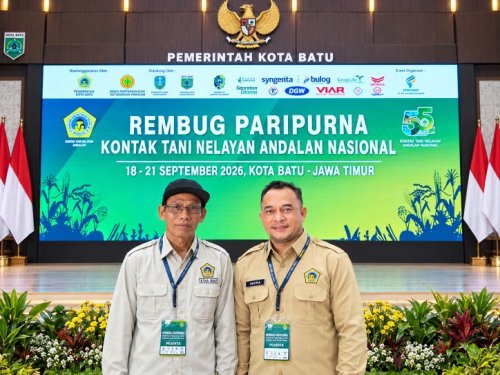 Ketua KTNA Riau, H. Suratman (kiri) bersama Wakil Ketua, Erfan Effendi hadiri Rembug Paripurna KTNA Nasional 2026 di Batu, Jatim (foto/ist)