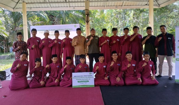 IZI Riau serahkan Program Benah Musala di Pondok Pesantren Baitul Qur