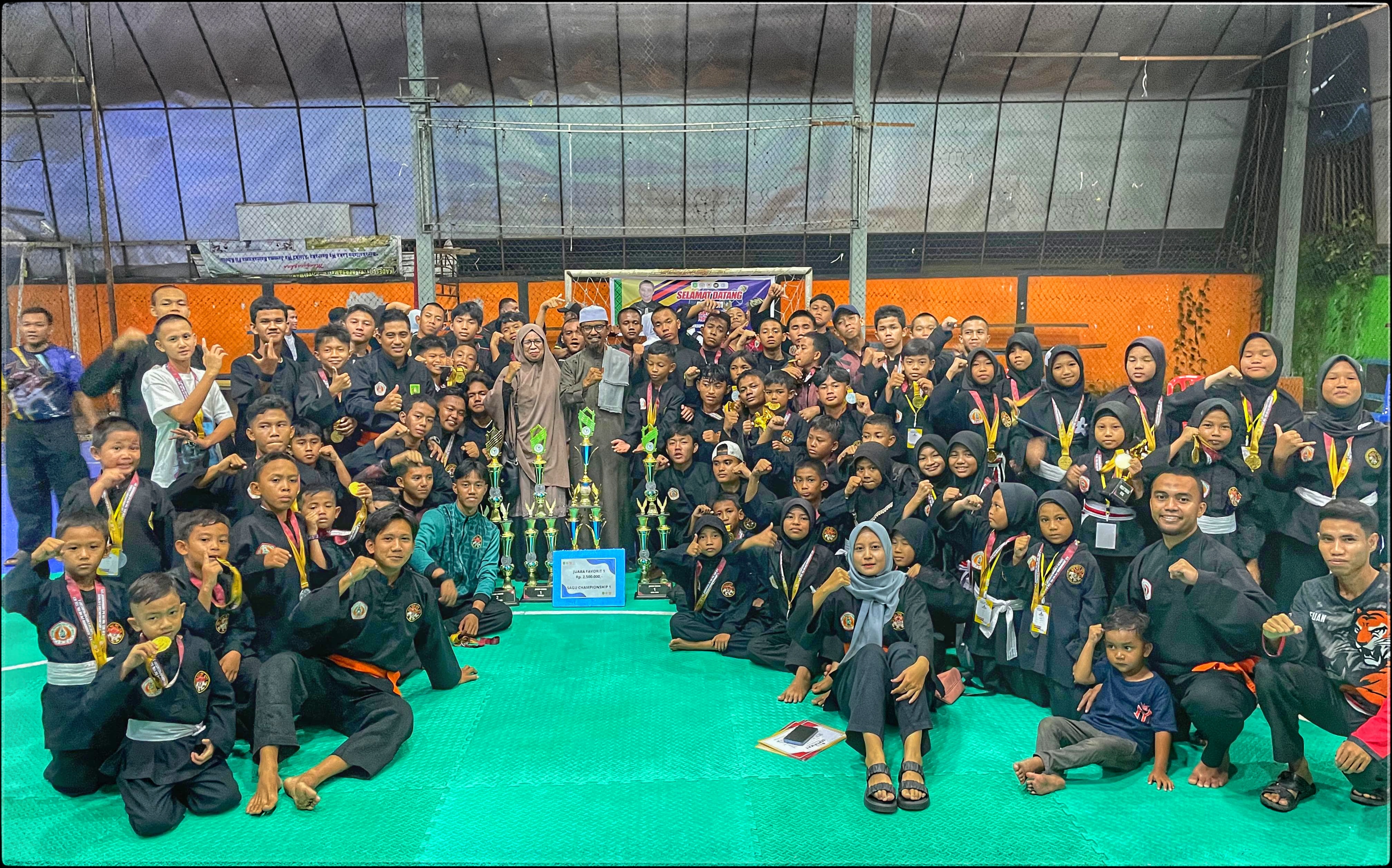 Atlet pencak silat dari Perguruan Satria Muda Indonesia (SMI) Kepulauan Meranti juara umum pada ajang Sagu championship I