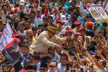 Prabowo Subianto saat berkunjung ke Kota Pekanbaru (foto/Antara)