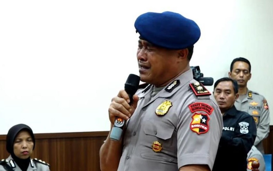 Komandan Batalyon Resimen IV Korps Brimob Polri, Kompol Cosmas Kaju Gae, resmi dipecat dengan tidak hormat (SC kompas)