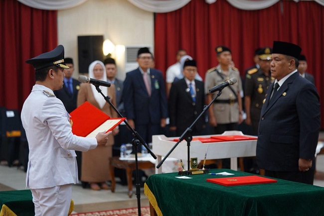 Risnandar Mahiwa resmi dilantik sebagai Penjabat (Pj) Walikota Pekanbaru oleh Penjabat (Pj) Gubernur Riau, SF Hariyanto, Rabu (22/5/2024) malam.