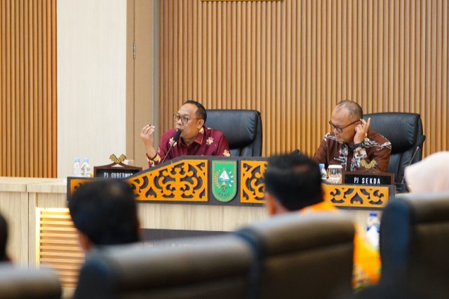 Pj Gubri, Rahman Hadi rapat bersama seluruh OPD (foto/Yuni)