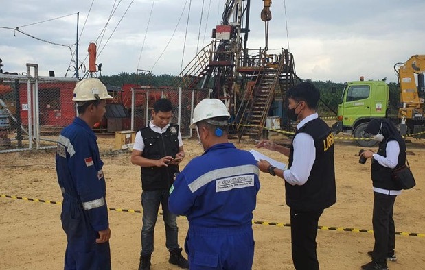 Tim Labfor Polres Siak saat ke lokasi korban tewas (Foto: Dok Polres Siak)