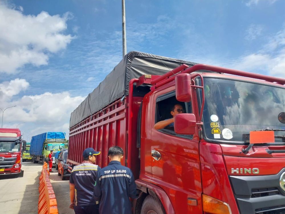 Trans Sumatera di Riau alami lonjakan volume kendaraan selama libur Nataru (foto/int)