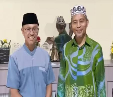 Dr Ikhsan (kiri) bersama mantan Wakil Walikota Pekanbaru, Ayat Cahyadi (foto/int)