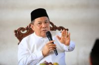 Plt Gubernur Riau, SF Hariyanto melakukan peninjauan di Stadion Utama Riau, Jalan Naga Sakti, Kota Pekanbaru (foto/int)