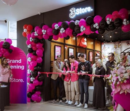 Indosat Resmikan 3Store Medan Perintis dengan Konsep Modern Bergaya Anak Muda