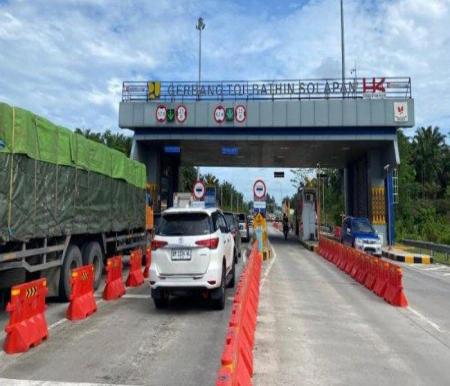 adanya peningkatan signifikan dalam jumlah kendaraan yang melintas di dua ruas tol yang ada di Riau (foto/ist)