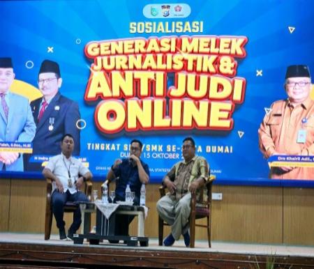 Diskominfotiksan sosialisasi Generasi Melek Jurnalistik dan Anti Judi Online dilaksanakan di Pendopo Jalan Putri Tujuh (foto/bambang)