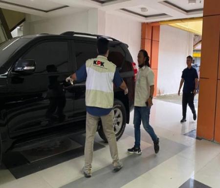 Sita Uang Rp400 Juta Usai Geledah Rumdin Bupati Inhu, KPK: Terkait OTT Gubernur Riau