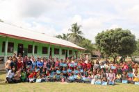 Aksi nyata 28 pemuda HKBP Distrik XXII Riau di Pulau Rupat.(foto: istimewa)