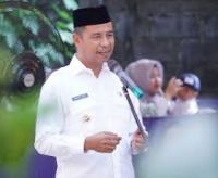 Bupati Kampar, Ahmad Yuzar.