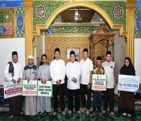 Wagubri SF Hariyanto Safari Ramadan di Masjid Nurul Hikmah, Pekanbaru (foto/yuni)