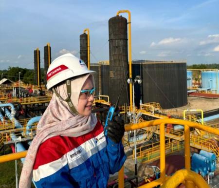 Kisah Tangguh Perempuan di Garda Depan Energi Nasional dari Laut dan Daratan