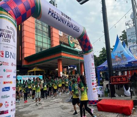 1.300 Pelari di Pekanbaru Meriahkan Presiden University Run 2025
