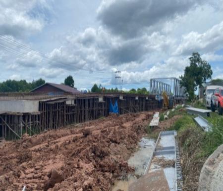 Pembangunan Jembatan Sungai Masjid Dumai terus dikebut (foto/Yuni)