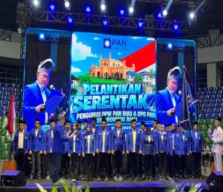 Zulhas Resmi Lantik Pengurus PAN Se-Riau, Target 10 Kursi Nasional Dipasang