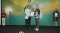 XLSMART menerima penghargaan Diamond Achievement in Emission Transparency dalam ajang The Best Corporate Emission Reduction Transparency Awards 2026 (foto/ist)