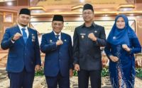 Bupati Rohil, Bistamam dan Wakil Bupati Rohil, Jhony Charles bersama Sekda Rohil, Sarman Syahroni yang baru dilantik.(foto: afrizal/halloriau.com)