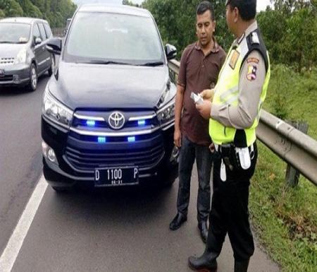 Ramai Protes, Korlantas Larang Sementara Penggunaan Strobo dan Rotator di Jalan Raya