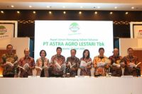 Jajaran direksi dan komisaris PT Astra Agro Lestari Tbk. (AALI) dalam RUPS Tahunan di Jakarta, Rabu (15/4/2026). 