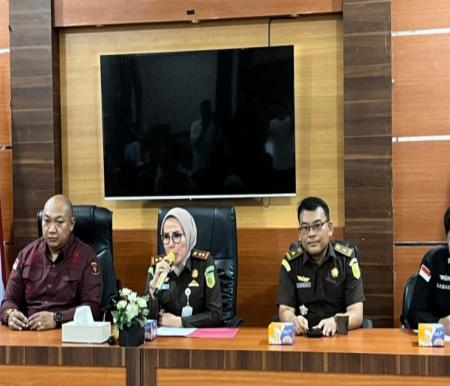 Kejaksaan Negeri Inhil laksanakan konfirmasi pers terkait dugaan korupsi di Dinkes Kabupaten Inhil (foto/Ayendra)