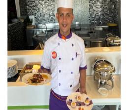 Chef Moses dari FOX Hotel Pekanbaru.(foto: istimewa)