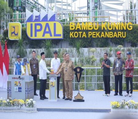 Presiden Jokowi resmikan SPALDT Bambu Kuning Pekanbaru.(foto: mcr)