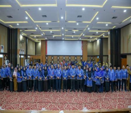 Penjabat Wako, Risnandar Mahiwa MSi, mengadakan pertemuan silaturahmi dengan para kepala sekolah SD dan SMP se-Pekanbaru (foto/int)