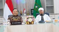 Plt Gubernur Riau, SF Hariyanto dan Ketua MUI Riau.(foto: mcr)