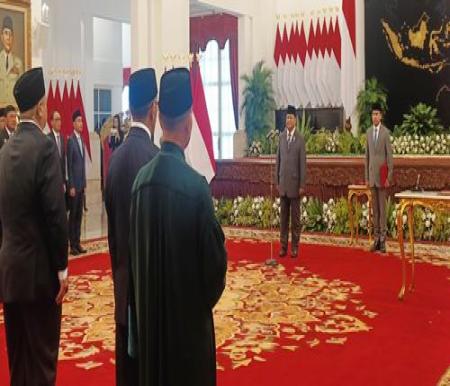 Presiden RI, Prabowo Subianto saat pelantikan Menteri baru dalam Kabinet Merah Putih.(foto: merdeka.com)