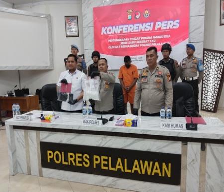 Satresnarkoba Pelalawan Tangkap Pengedar Narkoba, Sita Hampir 1 Kg Sabu di Pangkalan Kerinci