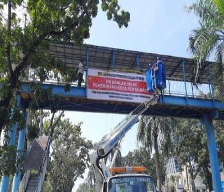 Satu JPO di Jalan Jendral Sudirman, Kota Pekanbaru diambil alih Pemerintah Kota Pekanbaru. (Foto: Tribun Pekanbaru)