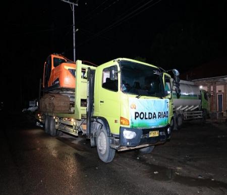 Polda Riau Kirim Tiga Alat Berat ke Agam, Percepat Pemulihan Banjir Palembayan