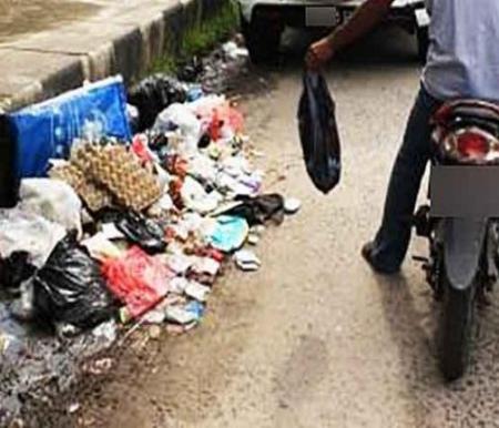 Sanksi Tipiring Warga Buang Sampah Sembarangan Segera Diterapkan