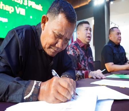 Dua Koperasi Mitra Asian Agri di Riau Tandatangani Kerja Sama Program Peremajaan Sawit Rakyat