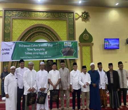 Acara pelepasan CJH Riau Kompleks PT RAPP di Masjid di Masjid At-Taqwa, Pangkalan Kerinci, Pelalawan (foto/ist)
