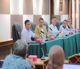 Bupati Kepulauan Meranti H. Muhammad Adil, SH, MM melaksanakan diskusi bersama civitas akademika Unand.