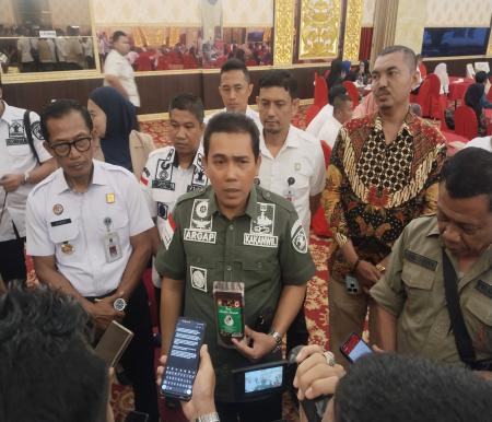 Kakanwil Kementerian Hukum dan HAM Riau, Budi Argap Situngkir saat sesi wawancara