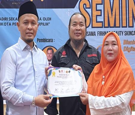 Walikota Pekanbaru terpilih, Agung Nugroho buka seminar UMKM binaan FPKB (foto/Mimi)