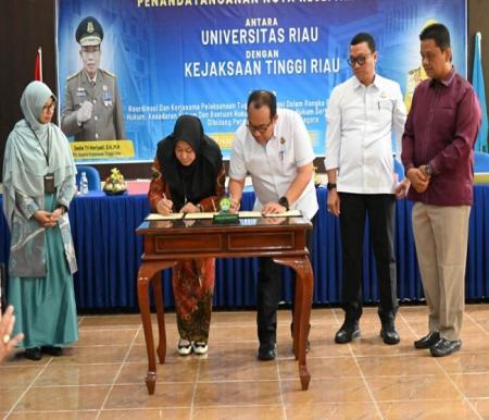 UNRI dan Kejati Riau Teken MoU, Perkuat Sinergi Pendidikan dan Penegakan Hukum