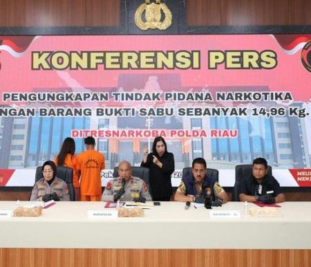 Polda Riau Gagalkan Peredaran 14,96 Kg Sabu di Siak, Dua Kurir Diamankan