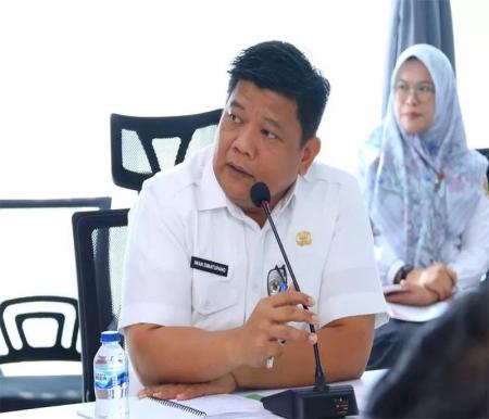 Plt Kepala DLHK Pekanbaru, Iwan Simatupang minta PT EPP jangan sampai kinerja angkut sampah menurun Februari ini (foto/int)