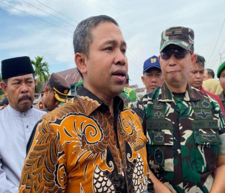 Anggota DPR RI Dapil Riau II Abdul Wahid apresiasi gerak cepat Pemprov Riau dalam mengatasi bencana longsor Inhil (foto/Yuni)