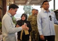Bupati Siak, Afni Zulkifli, memanfaatkan pertemuan dengan Wakil Presiden RI Gibran Rakabuming Raka untuk menyampaikan kondisi fiskal yang dihadapi daerah penghasil SDA, khususnya terkait pemangkasan DBH.