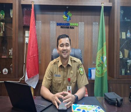 Kepala Disnakertrans Provinsi Riau, Bobby Rachmat (foto/int)